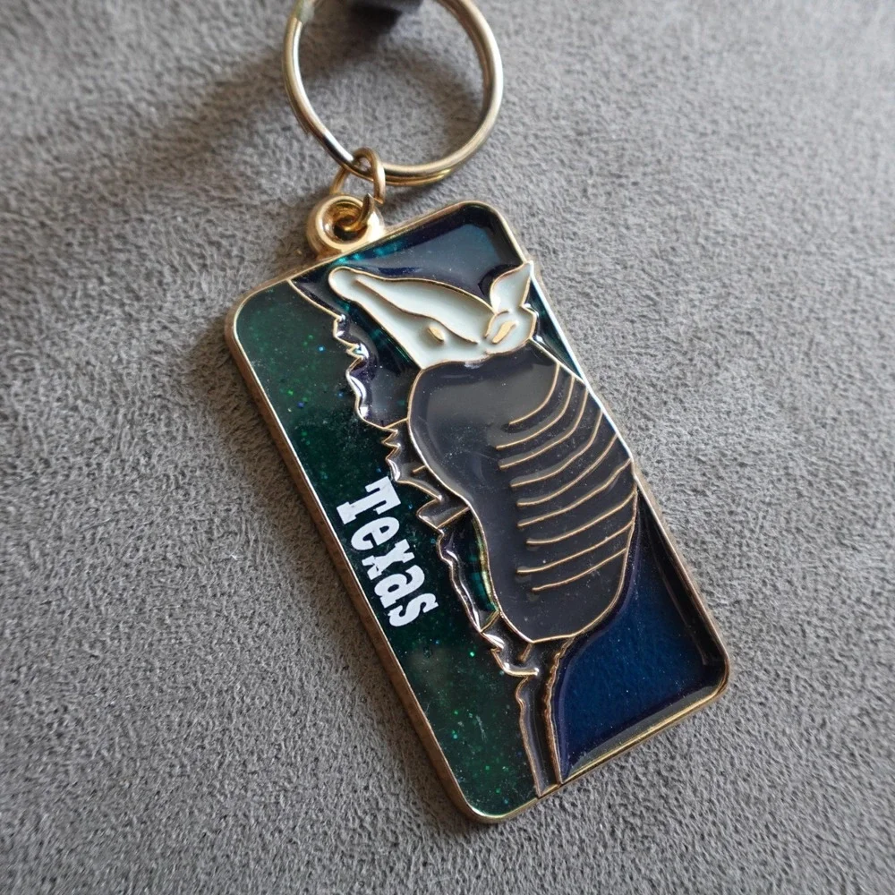 Texas Armadillo Keychain Metal Novelty Stained Glass Route 66 Destination Trave